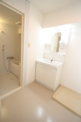 【独立洗面台】 | グレイスコート幸Ⅱ | ※同建物ほかのお部屋の写真です。