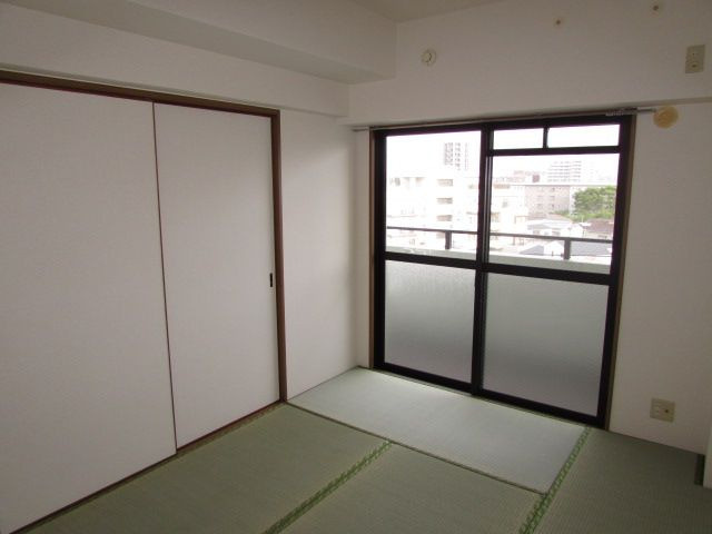 プレイス曙の和室