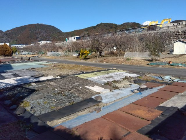 売土地　富士宮市内房の前面道路含む現地写真|自然に囲まれた緑豊かな環境です。四季折々の山・川の景色を楽しめそうですね。
