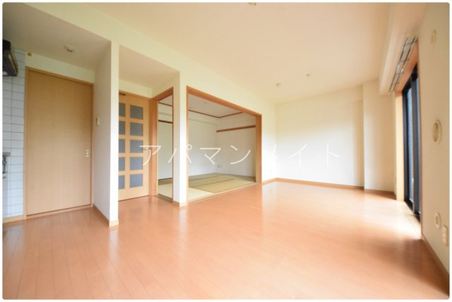 【居間・リビング】 | モンヴェール東戸塚 | 戸塚周辺ならアパマンメイトへＬｅｔｓ Ｇｏ ！
