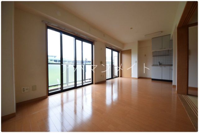 【居間・リビング】 | モンヴェール東戸塚 | 戸塚周辺ならアパマンメイトへＬｅｔｓ Ｇｏ ！
