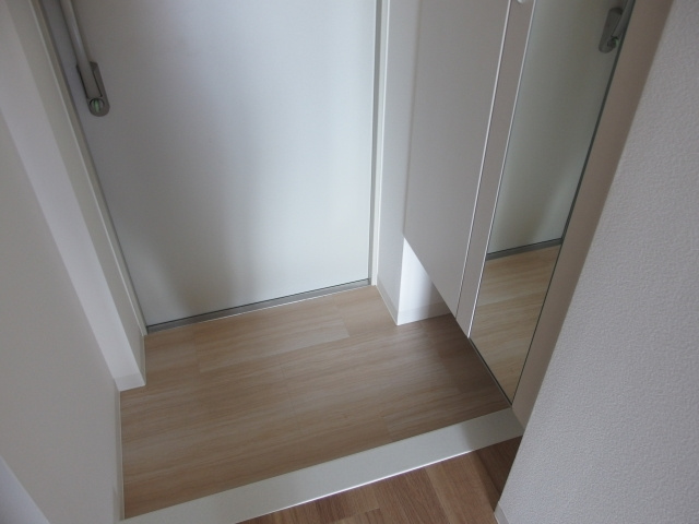 クルバビエントの玄関