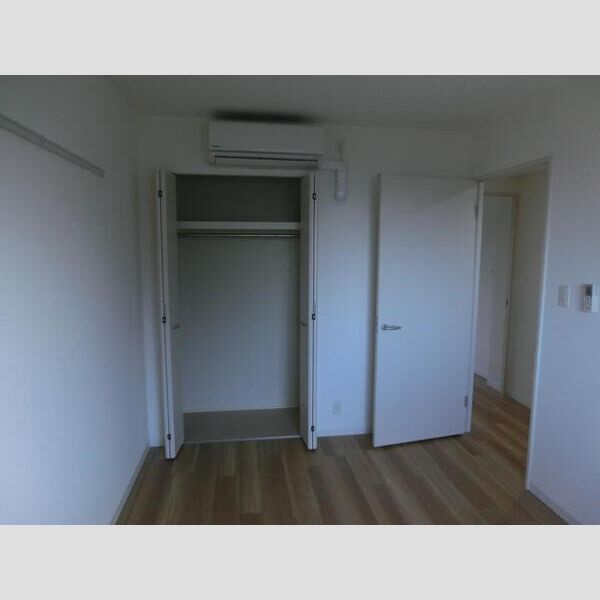 クルバビエントの洋室