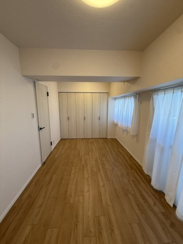 ユニオンハイツ岡崎の洋室|コンパクトで使いやすい洋室です