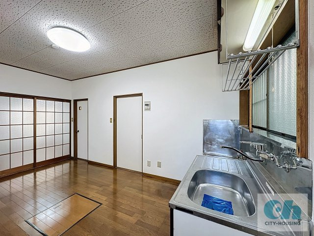 NKハイツ 102号室の玄関