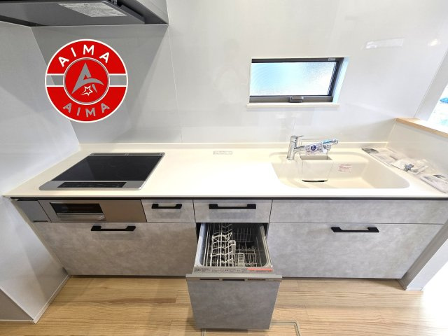 福岡市西区今津第1-12棟（10号棟）のキッチン|キッチン。グリル・食器洗い乾燥機・浄水器も完備。