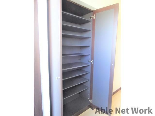 レスポワールＢの玄関|姿見付きシューズボックス※イメージ