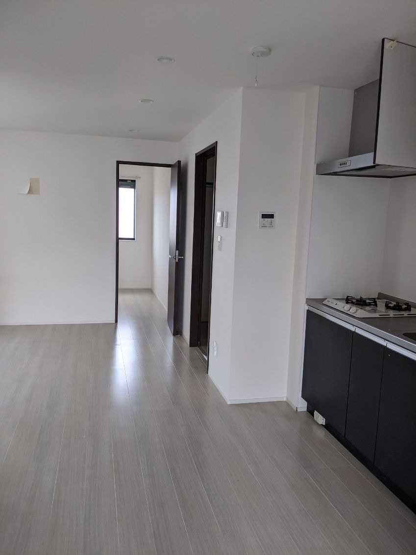 アドバンス賀茂南の居間・リビング