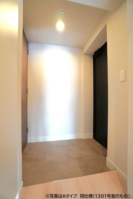 シーズンフラッツ浅草六丁目の玄関