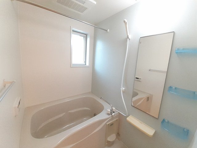 サンライト宗像ⅡＢの浴室|お風呂で日々の疲れを落としましょう