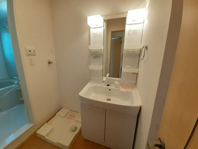 サンライト宗像ⅡＢの洗面所|脱衣スペースもあります