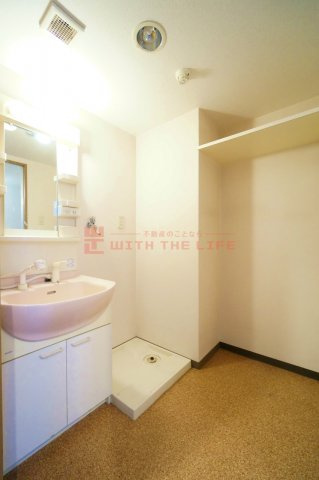 アビテ21【10,000円キャッシュバック対象物件】の洗面所|ゆったりとスペースのある洗面所