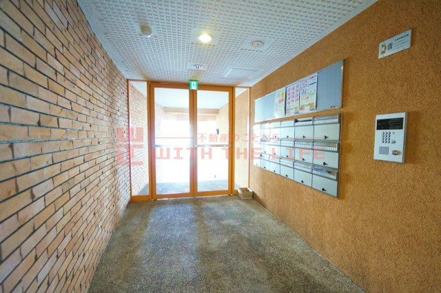 アビテ21【10,000円キャッシュバック対象物件】のロビー|清潔なロビーです