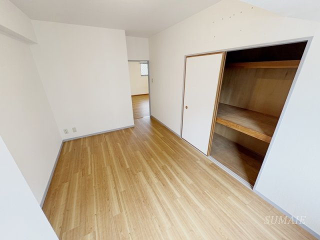 T’ s garden篠崎の寝室|明るい色調の室内です