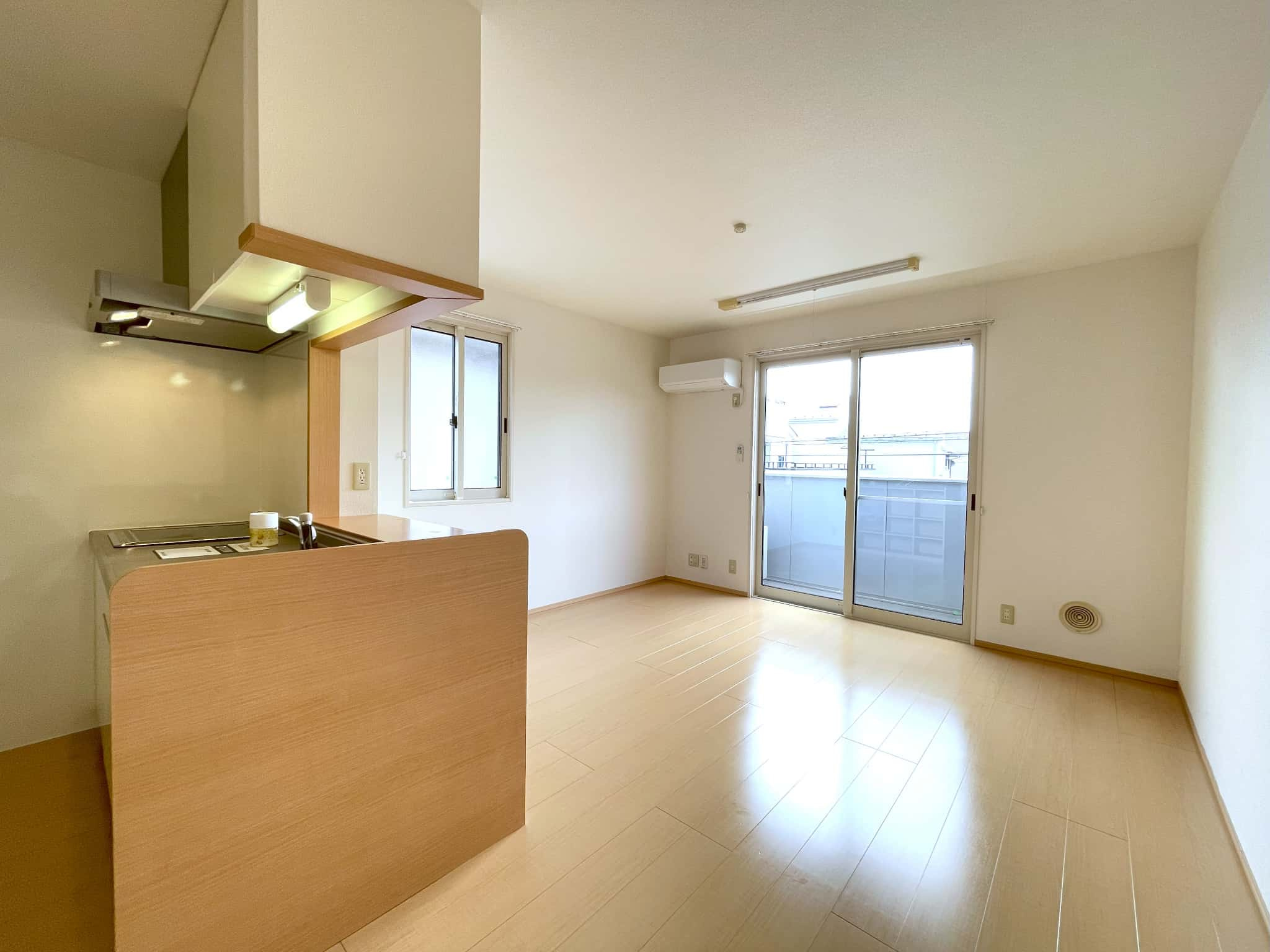 サンオークヒルズの居間・リビング|※左右反転タイプ・別室の写真になります。