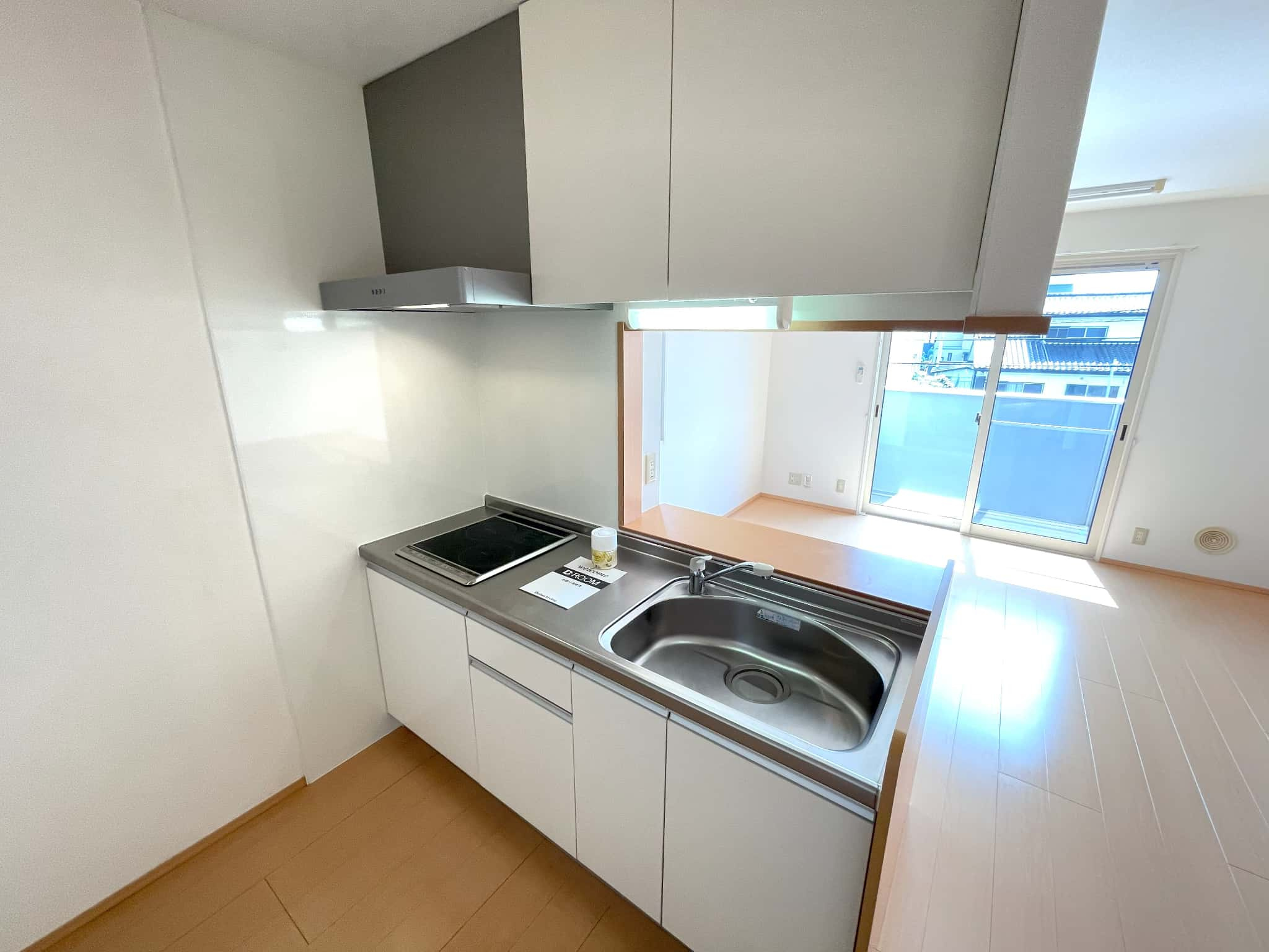 サンオークヒルズのキッチン|※左右反転タイプ・別室の写真になります。