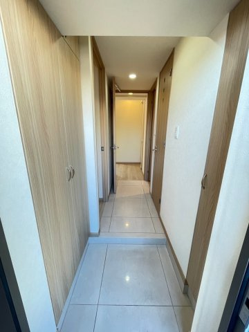 ルーブル王子本町の玄関