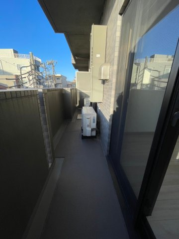 ルーブル王子本町のバルコニー