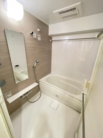 ルーブル王子本町の浴室