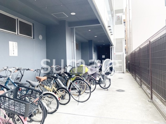 ドゥヴァン　ル　パルクのその他共用部分|駐輪置き場です！
