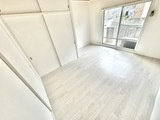 Fアパルトメント土穴の居間・リビング|こちらの居間で趣味の時間をお楽しみください