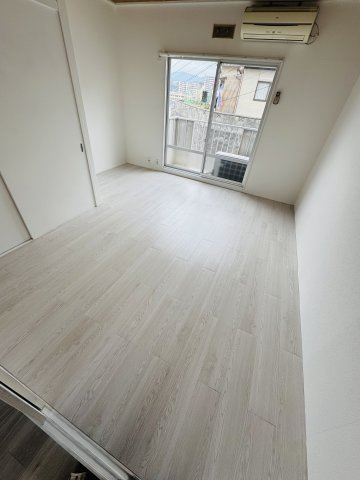 Fアパルトメント土穴の内装|リビングです