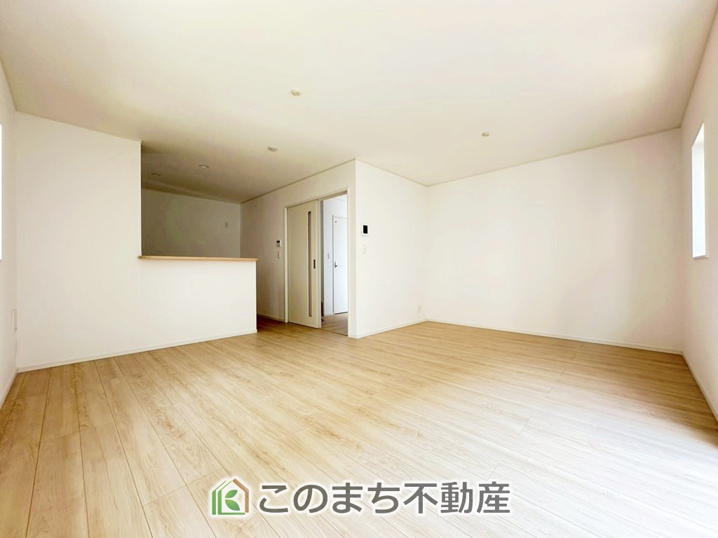 CRADLEGARDEN宇都宮市大塚町第3の居間・リビング|時間のゆとりと空間、暖かな陽光がもたらす光と風を独占してください。新しい暮らしが始まります。

