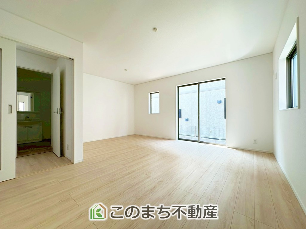 CRADLEGARDEN宇都宮市大塚町第3の居間・リビング|オープンでのびやかな空間を生み出す、こだわりの広がりとゆとり。家族と過ごす時間を大切にしたい方にぴったりの明るくゆとりある住空間です。
