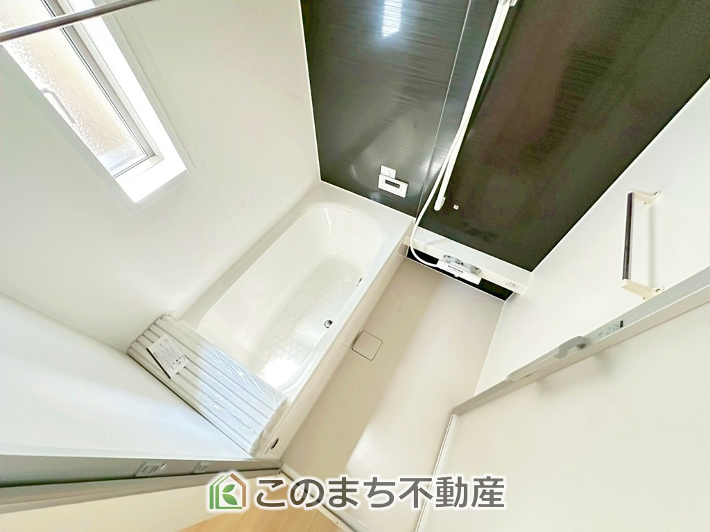 CRADLEGARDEN宇都宮市大塚町第3の浴室|"ゆったり１坪バスには換気・乾燥・暖房機能付き！！
大人も足を伸ばせるゆったり浴槽！！
ご家族皆さんで入っても、一人でゆっくり入っても一日の疲れを癒してくれるお風呂です！！"
