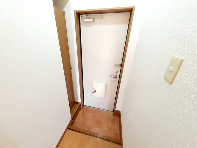 【玄関】 | シャトー長尾 | 落ち着いた玄関です