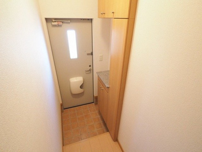 【玄関】 | メゾン若園Ａ | シンプルで使いやすい玄関です