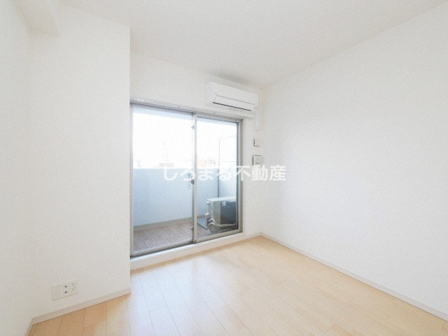 アドバンス大阪グロウスIIの居間・リビング