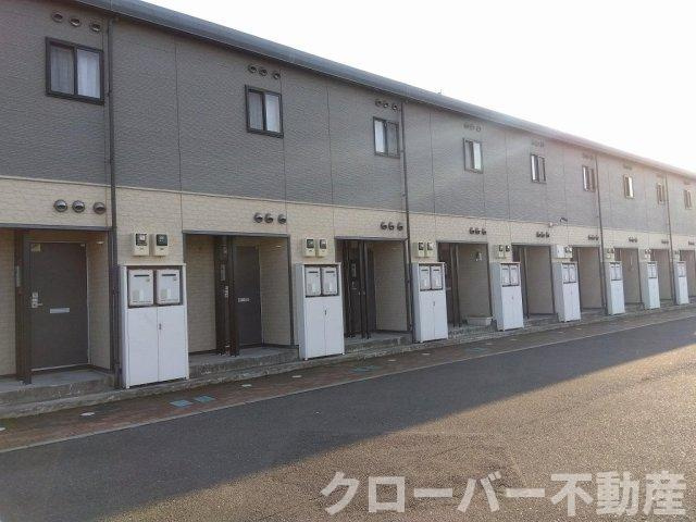 レオパレスシュトラールのエントランス