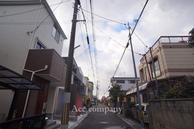 【前面道路含む現地写真】 | 東大阪市鴻池町1丁目　【1号棟/全2棟】 | 【前面道路：幅員4.5ｍ☆】
