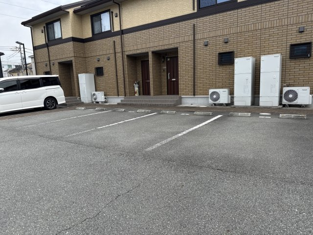 エルシオン竹ケ花の駐車場