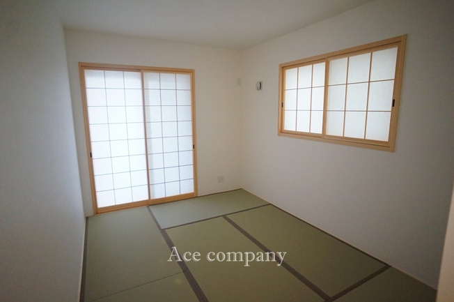 【内装】 | 東大阪市鴻池町1丁目　【2号棟/全2棟】 | 【1階：納戸（和室）6.5帖】