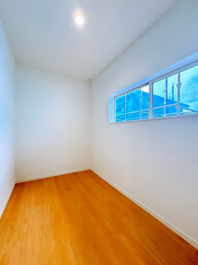 豊田市松平志賀町10-7の洋室