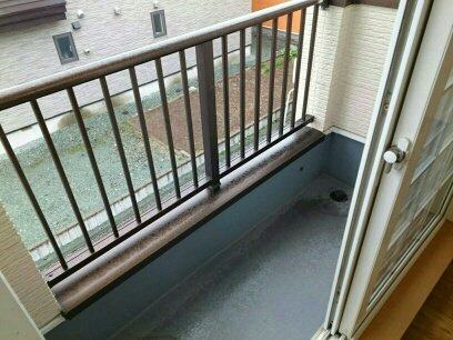 アレッサのバルコニー|暖かな日差しのふりそそぐバルコニー