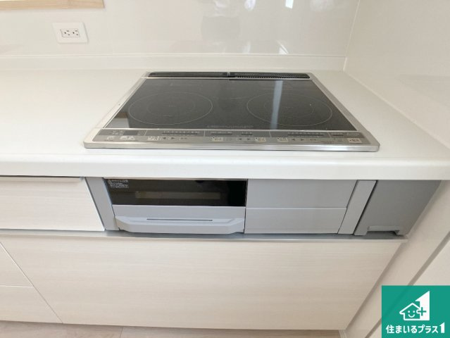 姫路市青山　第8-2期　新築一戸建ての設備|火を使わないので、安心なＩＨコンロ！でこぼこが無い構造なので、掃除もしやすく清潔に保てます！