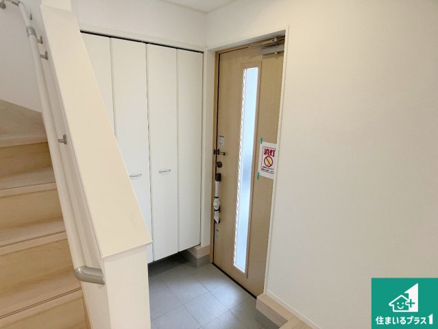 姫路市青山　第8-2期　新築一戸建ての玄関|シューズボックスにはたくさんの靴が収納できるので玄関周りはいつもスッキリ！ご家族が増えても安心！