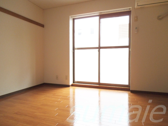 コトー西が丘の居間・リビング|室内明るいです☆