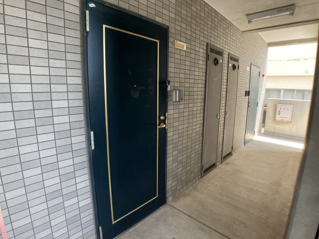 ソアレ住吉の玄関
