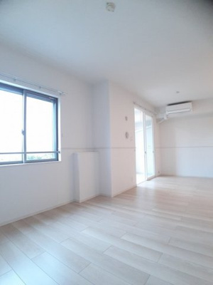 【居間・リビング】 | プリムローズⅡ | 使いやすい居間です