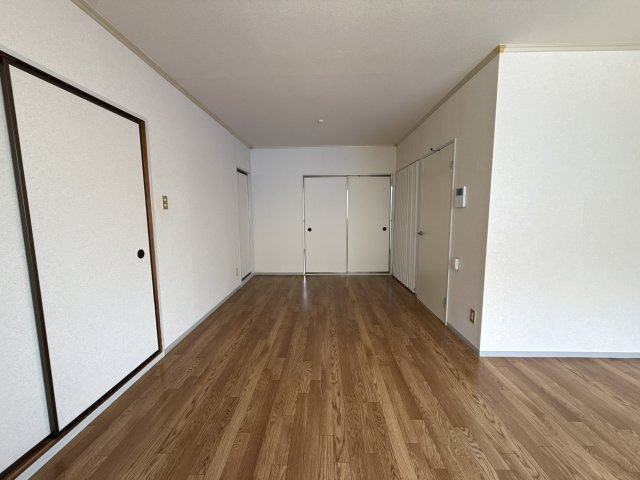 セジュール北八代　A棟の居間・リビング