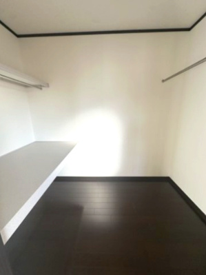 入野町戸建の収納