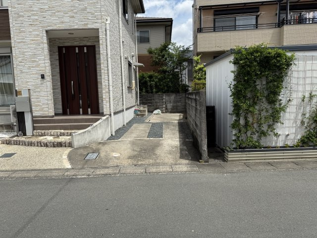 入野町戸建の駐車場