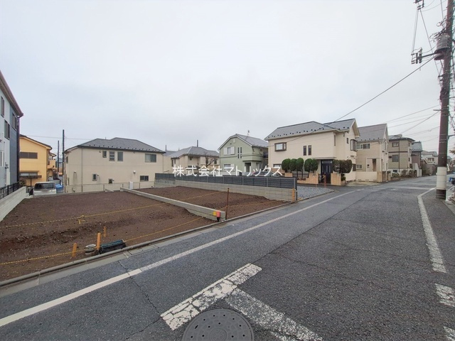 練馬区南大泉6丁目　準急停車駅　土地31坪超×省エネ住宅　の前面道路含む現地写真