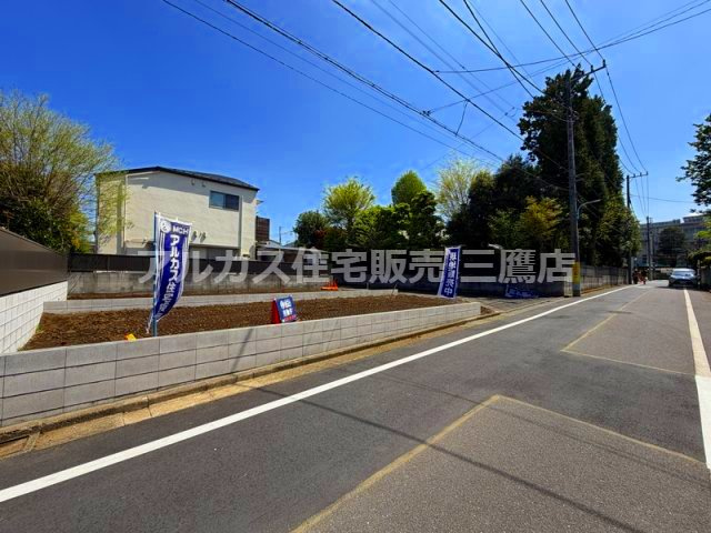 杉並区上井草3丁目 西武新宿線 上井草駅 新築戸建ての前面道路含む現地写真