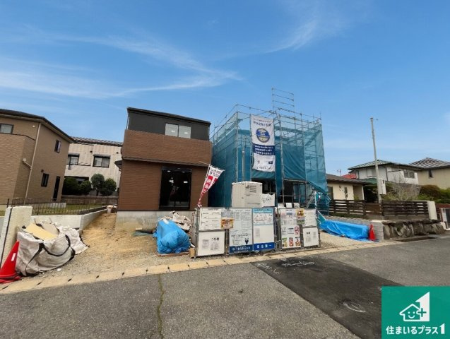 神戸市西区糀台　新築一戸建ての外観|周辺は落ち着いた街並みの住宅地！子育てがしやすい住環境です！まだ未完成ですが、現地でしかわからない事もございます。是非一度ご覧ください。