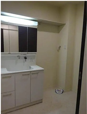 滋賀県栗東市1棟収益売りマンション「栗東駅徒歩7分」「シャーメゾン」の独立洗面台